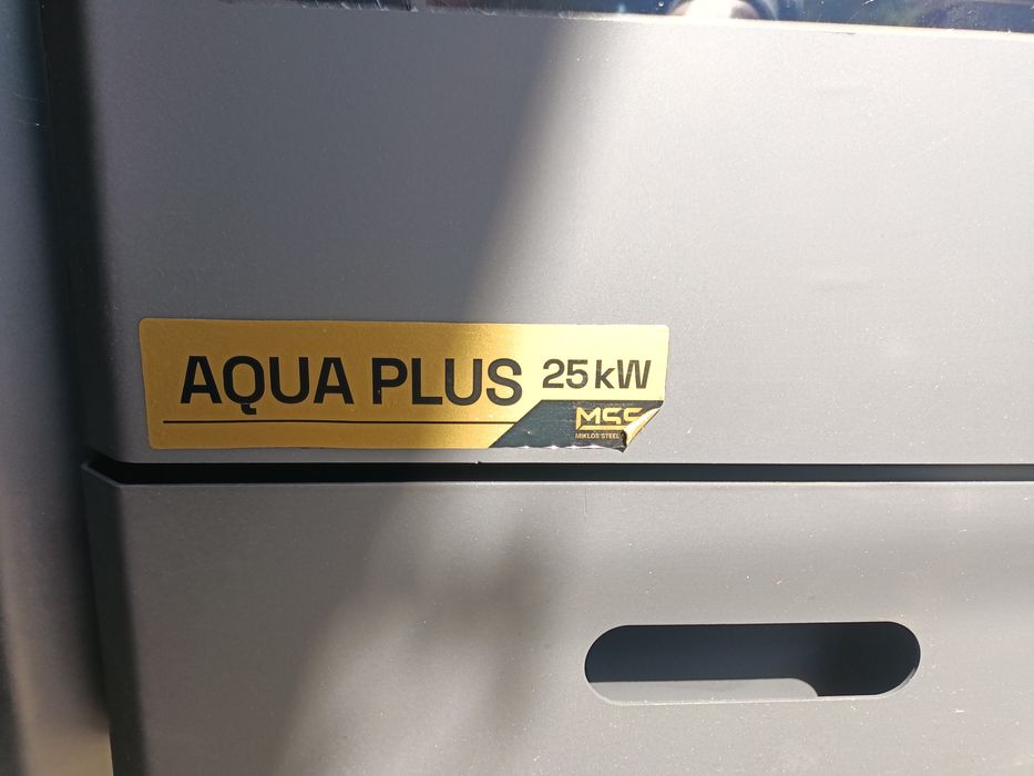 Vand Termosemineu pe combustibil solid cu mantâ de apa