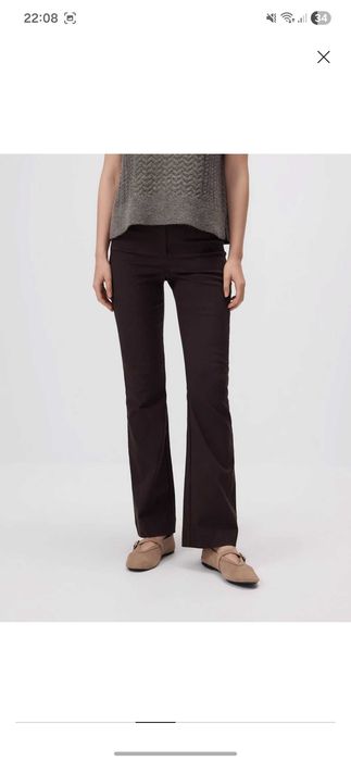 Pantaloni evazati cu eticheta