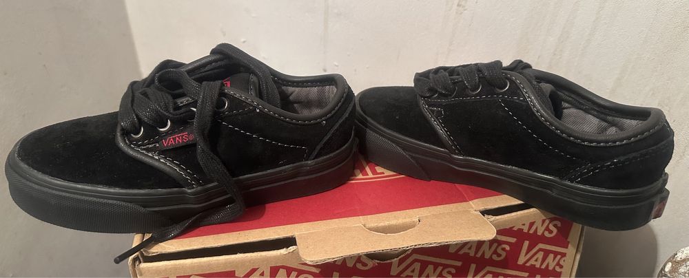 Чисто нови детски обувки Vans номер 27