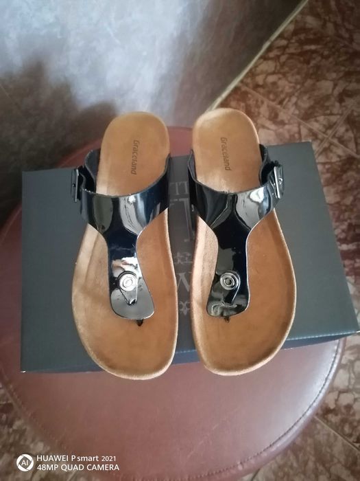 Маркови дамски чехли.