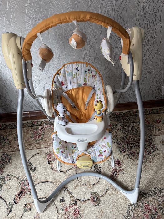 Детская качелья Graco