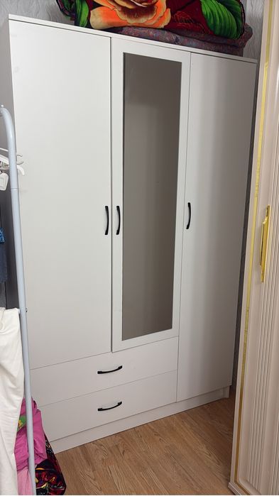 Продается шкаф срочно