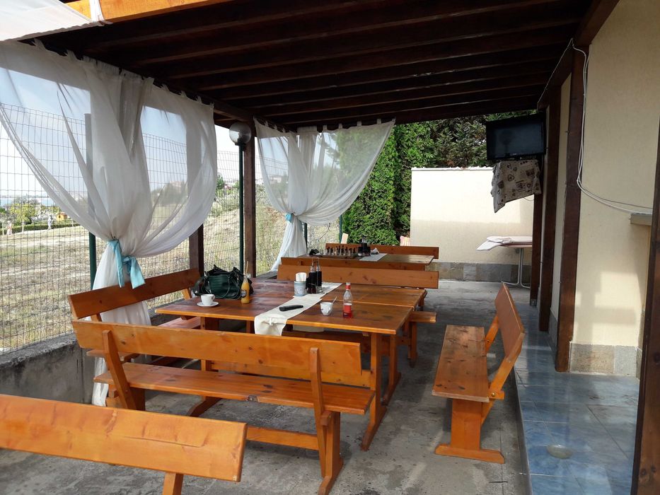 Ресторант до плажа в с. Равда под наем