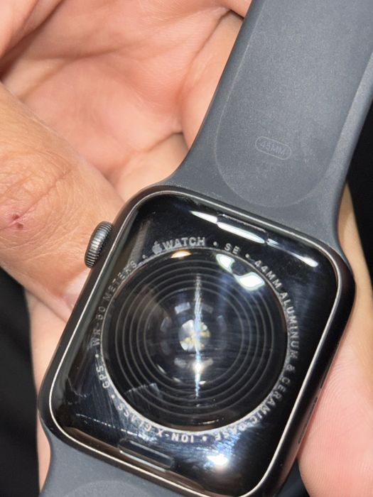 Часы Apple Watch SE