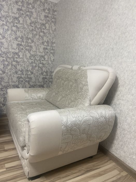 Диван раскладной срочно !