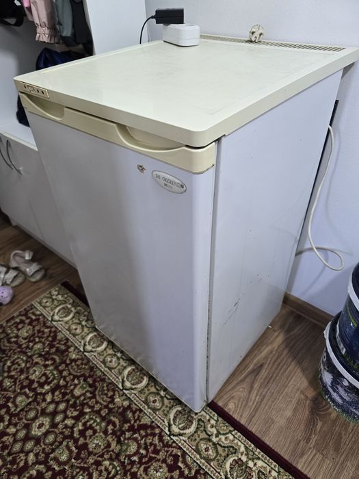 Продам морозильник