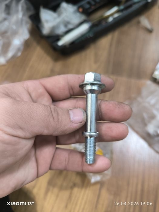 Продам обратный клапан и болты