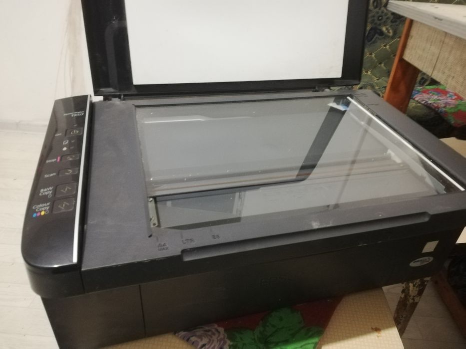 Принтер модель Epson TX117 продаю принтер на запчасти