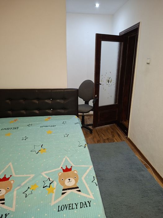 Inchiriez apartament 2 camere.