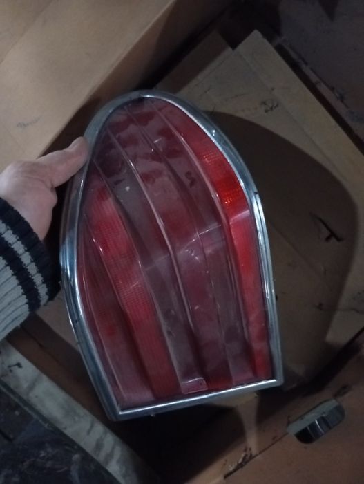 Продам задние стопы на Мерседес