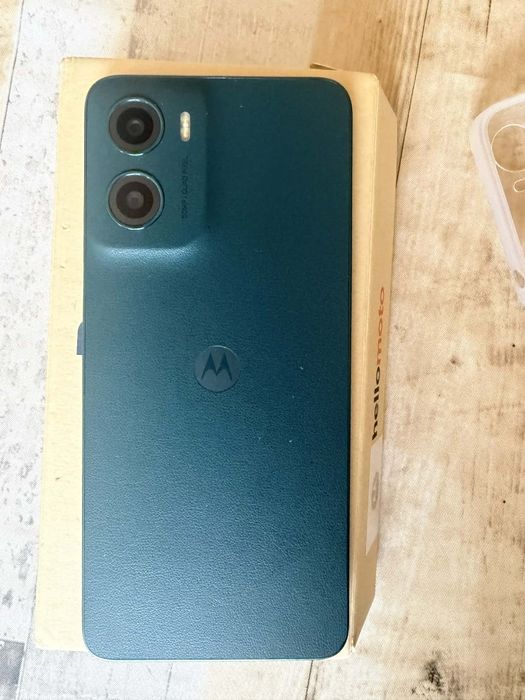 Продавам Motorola g05 64 GB 4GB RAM