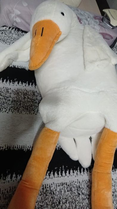 Продам игрушку гусь обнимусь
