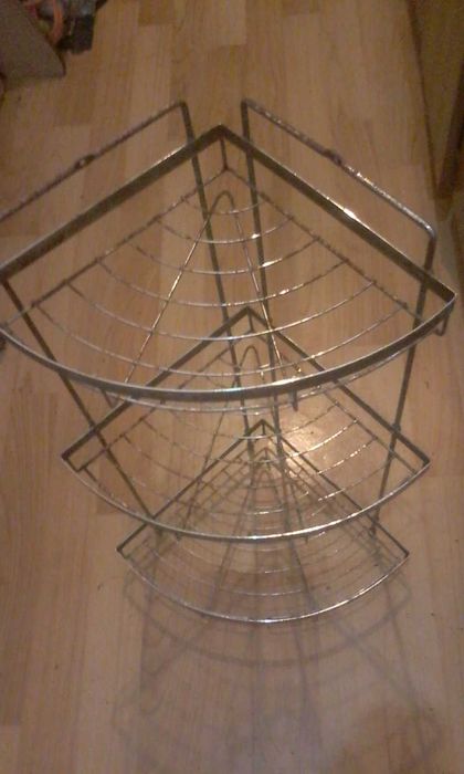 Полка угловая металлическая для ванны