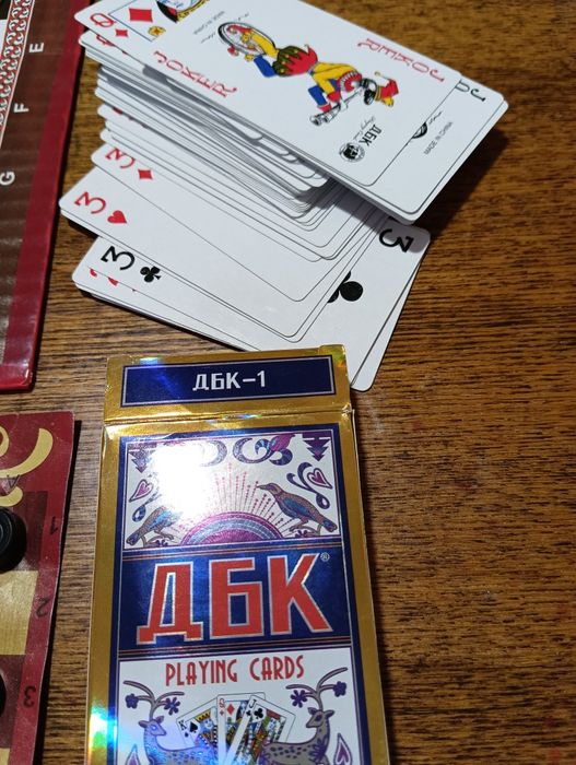 Продам игральные карты и шашки