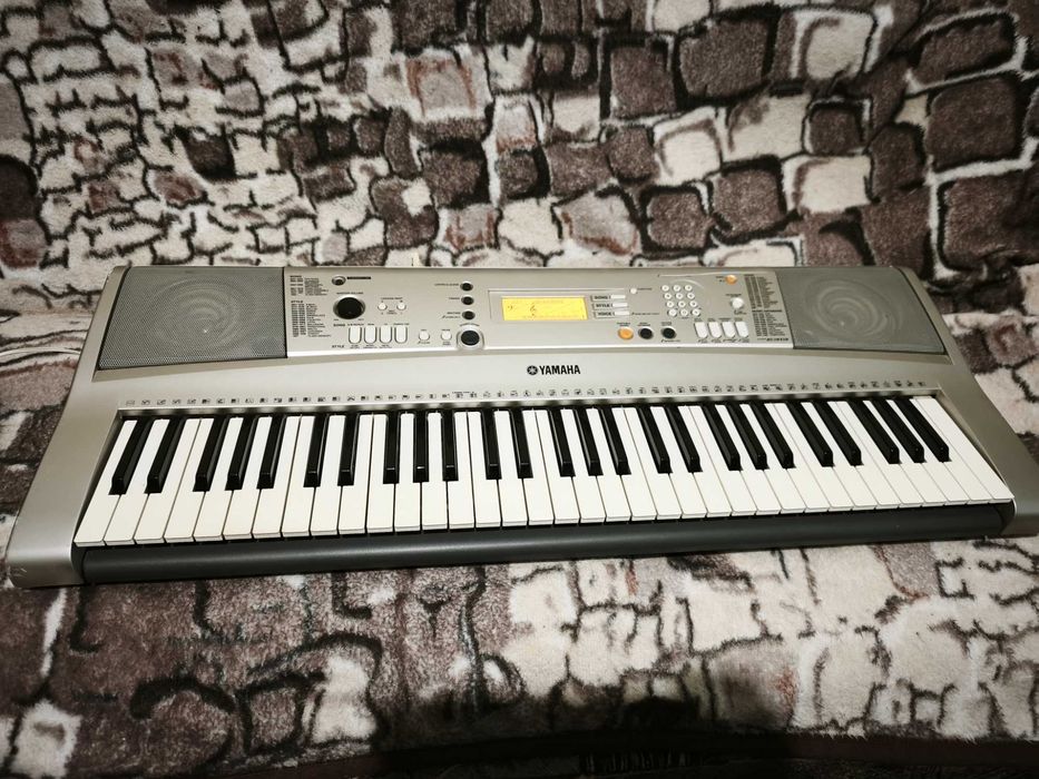 Синтезатор Yamaha PSR-E313
