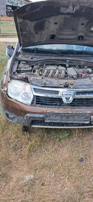 Dacia duster 1.6 benzina  si gpl, avariata