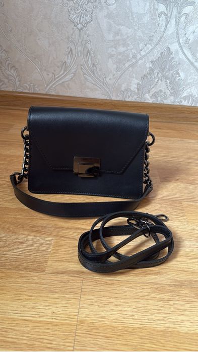 Сумочка кожаная черная