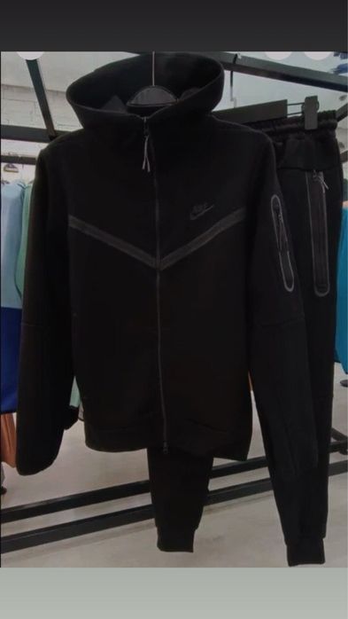 Nike tech full black