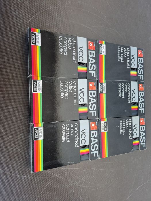 Vând  6 casete video 2000 VCC 2x3h, marca  Basf model de 360 minute