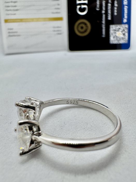 Сребърен пръстен с мойсанит (Диамант) 2 карата