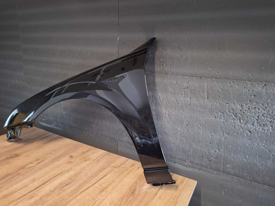 Aripa Fata Stanga Ford Mondeo 2000-2007 (Black Panther (Negru))