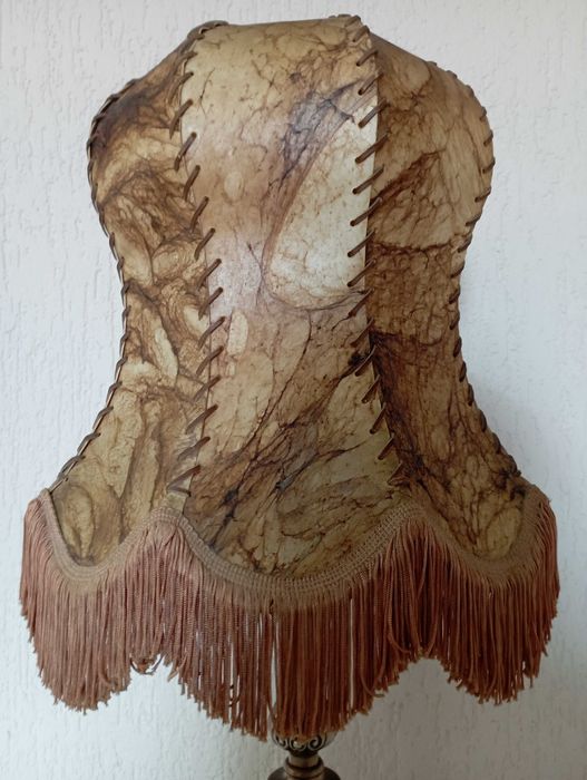 Красиви старинни лампи с абажури - лампа