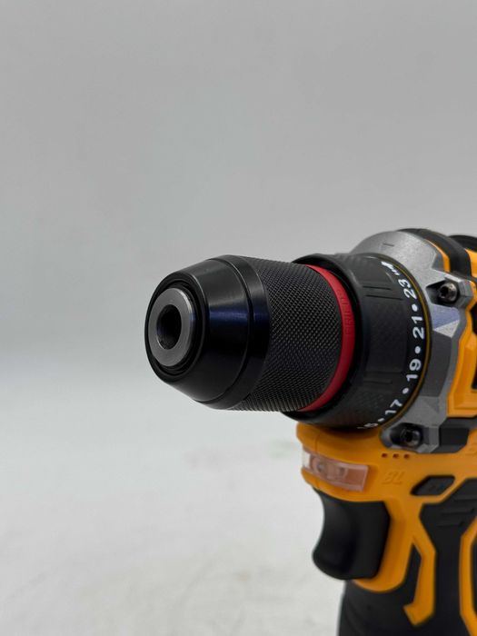 Шуруповерт Ubay UB-CD1015E