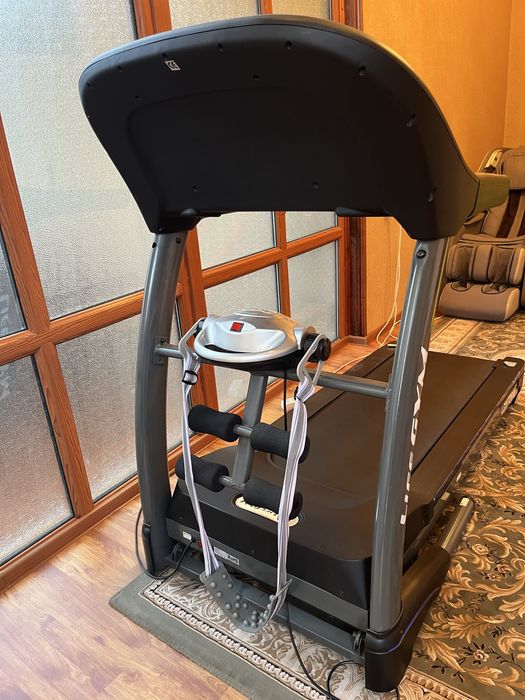 Беговая дорожка LifeGYM  700M