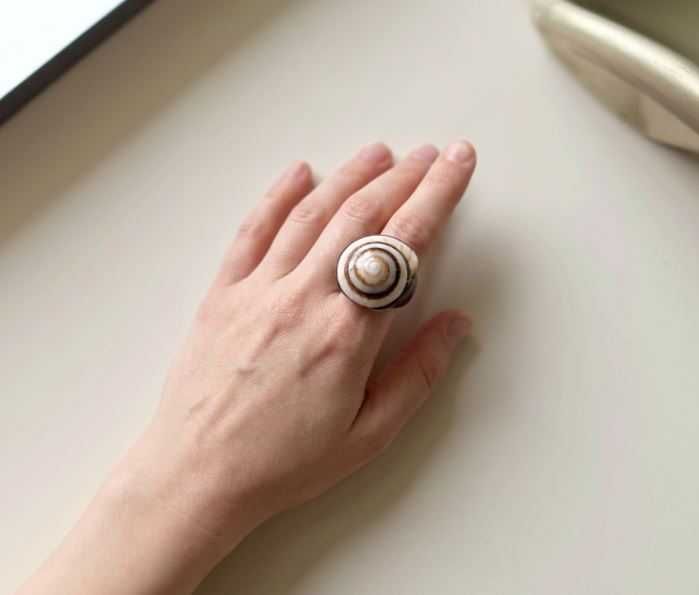 Пръстен от естествен рапан. Уникален!