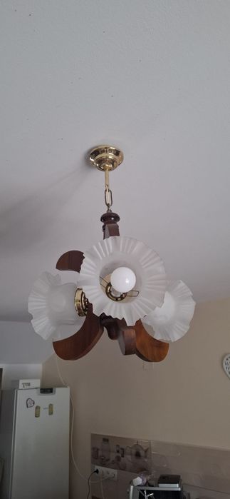 Candelabru din lemn cu abajur  de sticla