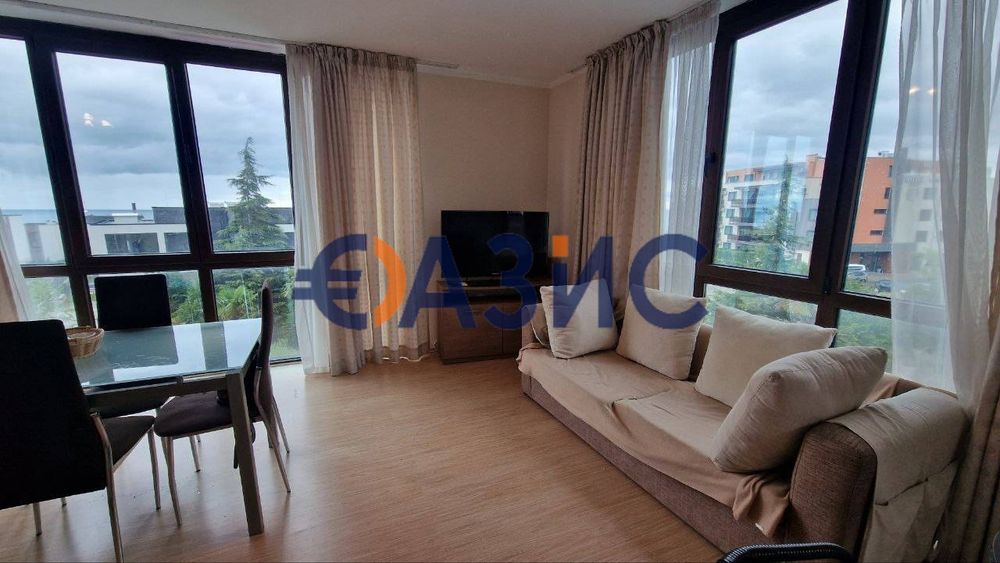 Апартамент с 2 спални, 3ет., "Шато дел Марина", Несебър, България, 112