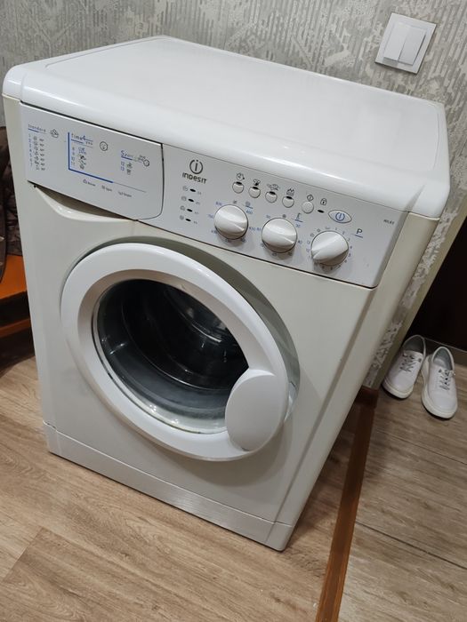Продается стиральная машинка indesit оригинал