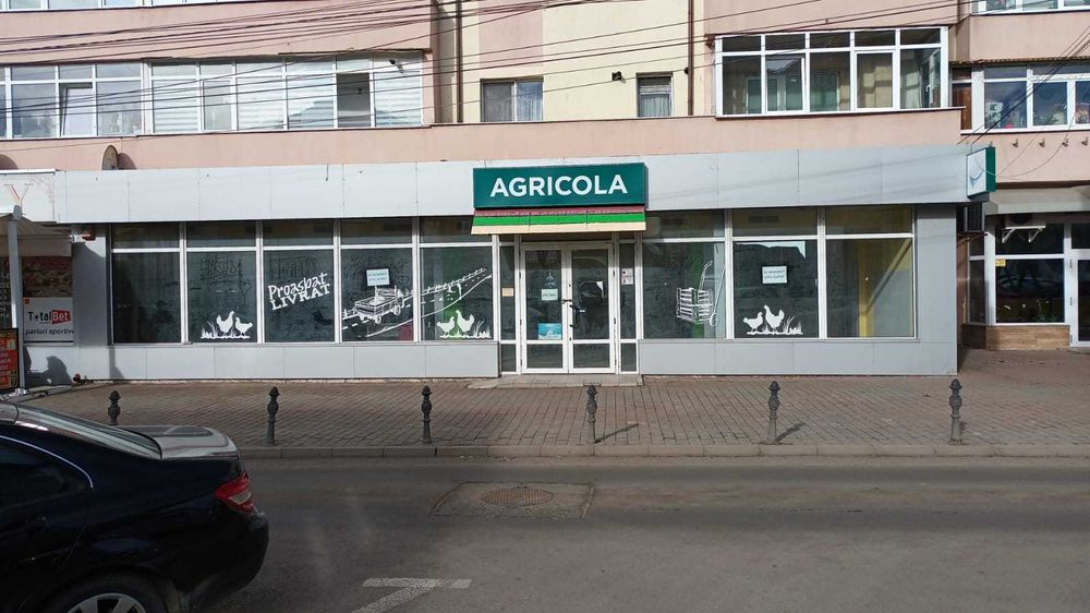 Inchiriez spatiu comercial Str.Mihai Eminescu Piatra Neamt