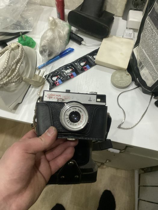 Продается два Старых фотоаппарата зенит и смена