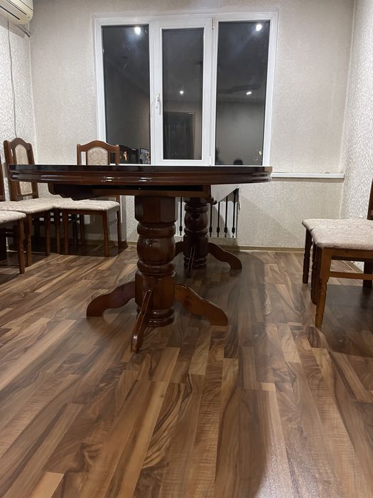 Стол и 6 стульев