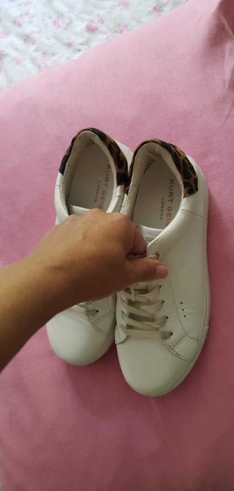 Бели кецове - Kurt Geiger