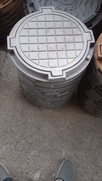 Kanalizatsiya uchun cho'yan lyuk qopqog'i
