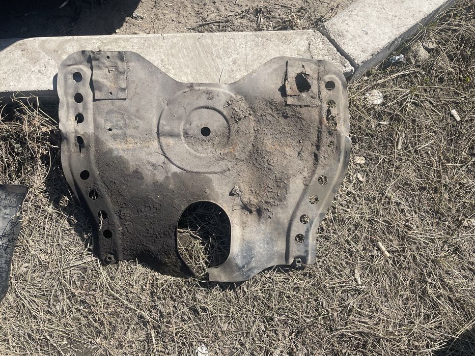 Продам защиту двигателя