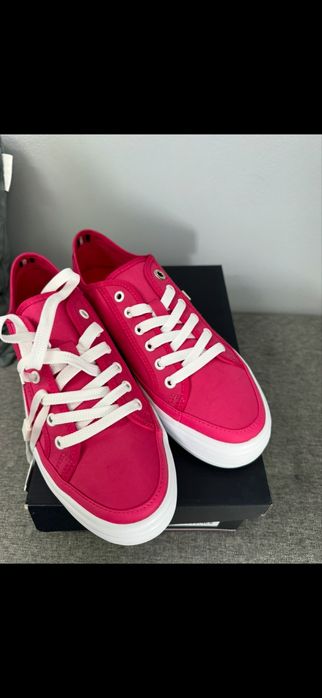 Tommy Hilfiger кецове розови