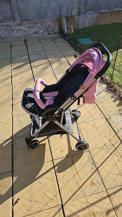 Здравейте, продавам лятна количка.