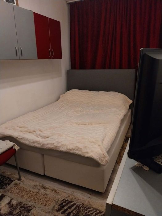 Vând garsonieră  mobilată