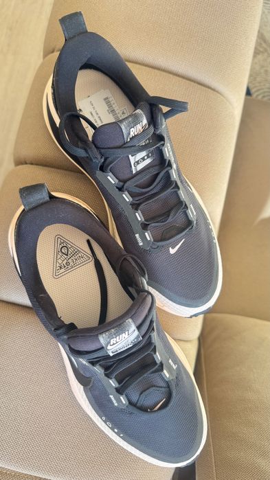 Дамски маратонки Nike Vomero 18 GTX (Gore-Tex).