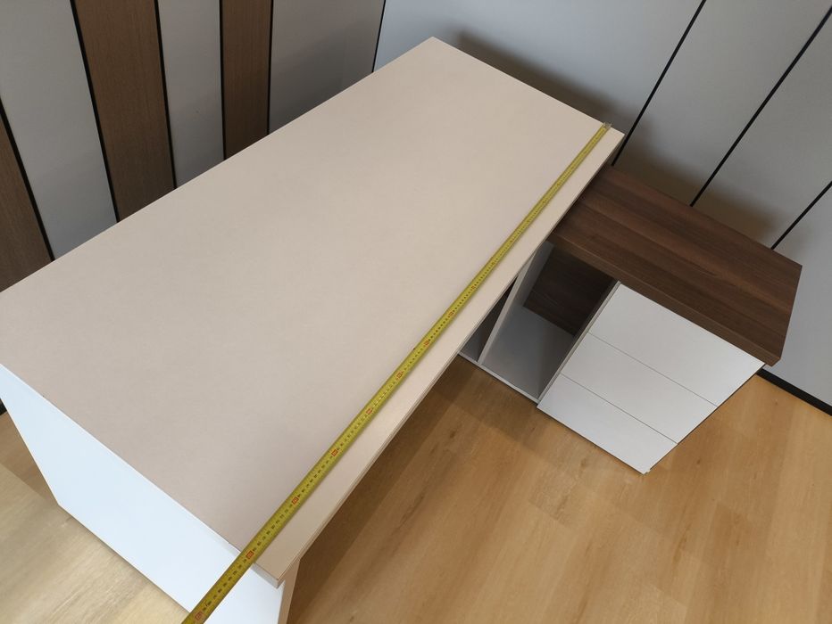 Masa de birou in L 1,60 x 1,35 cm