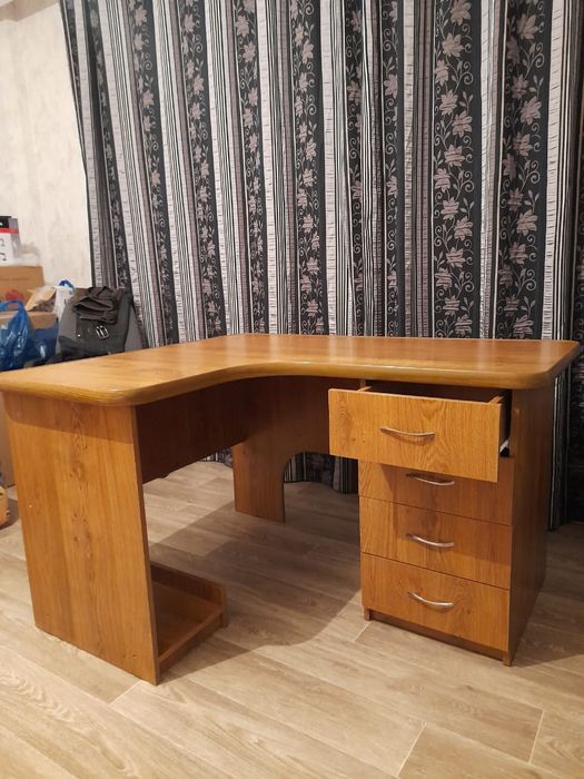 Столы офисные 2 шт.