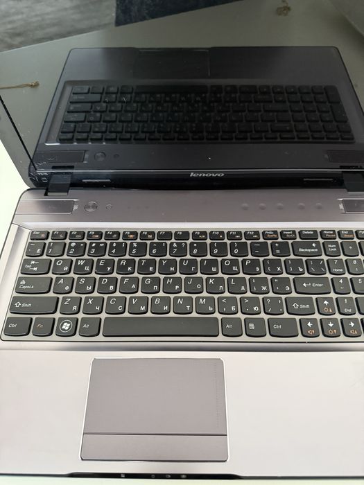 Ноутбук Lenovo IdealPad Y570