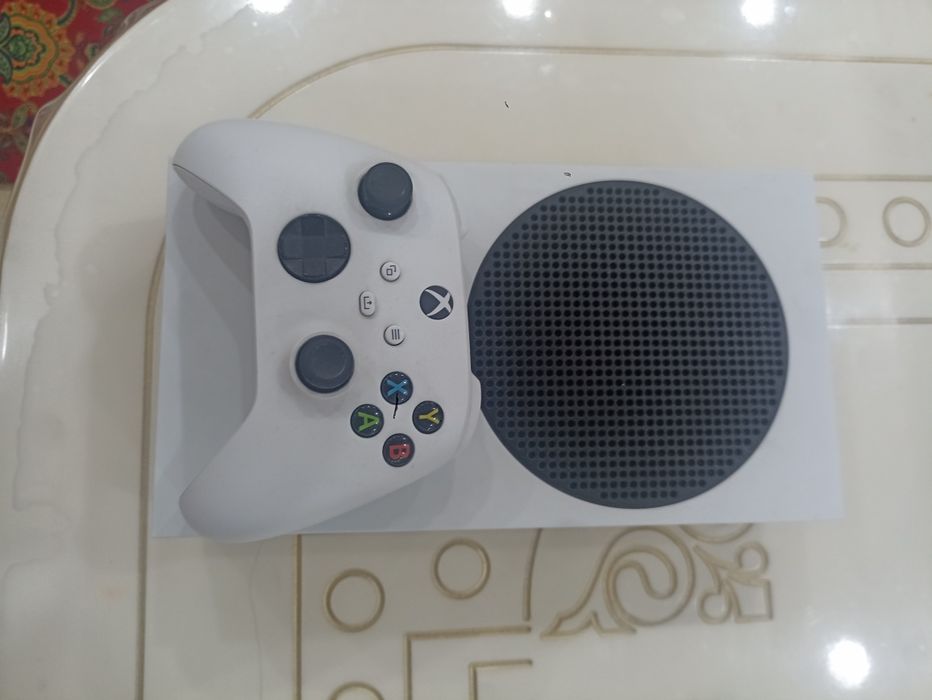 XBOX Series S  на продаже