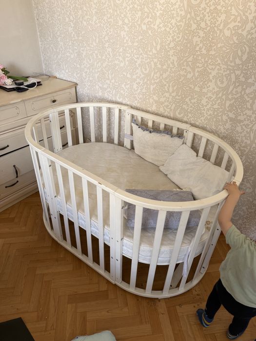 Продам кроватку манеж с бортиками