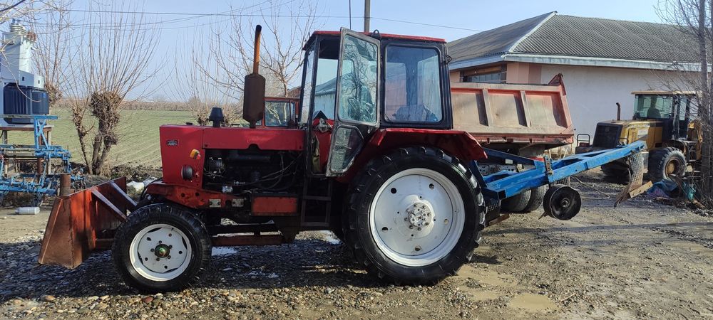 Yumz traktor komplek sotilsdi