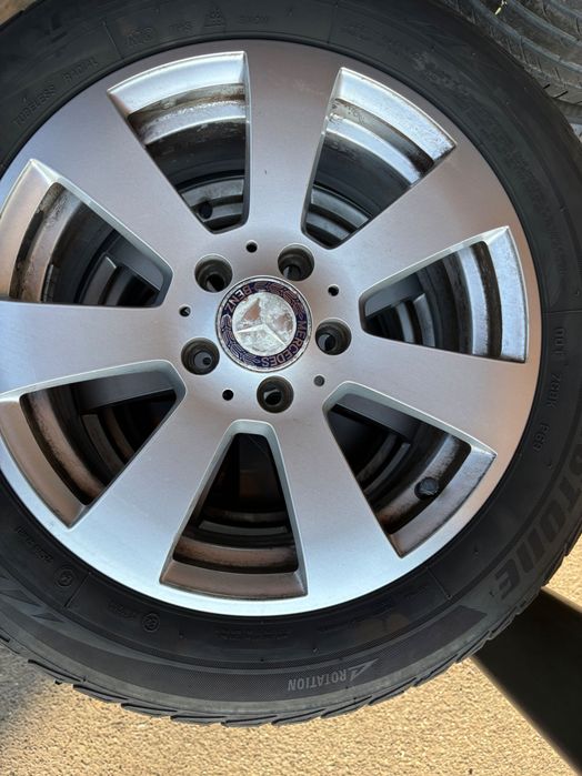 Jenați auto aliaj, set  4 buc Mercedes Benz C class cu anvelope de iarnă