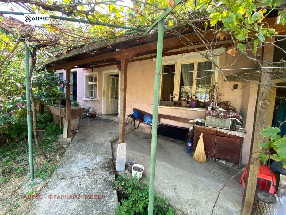 Къща в Враца, област-с.Баница площ 106 цена 25000